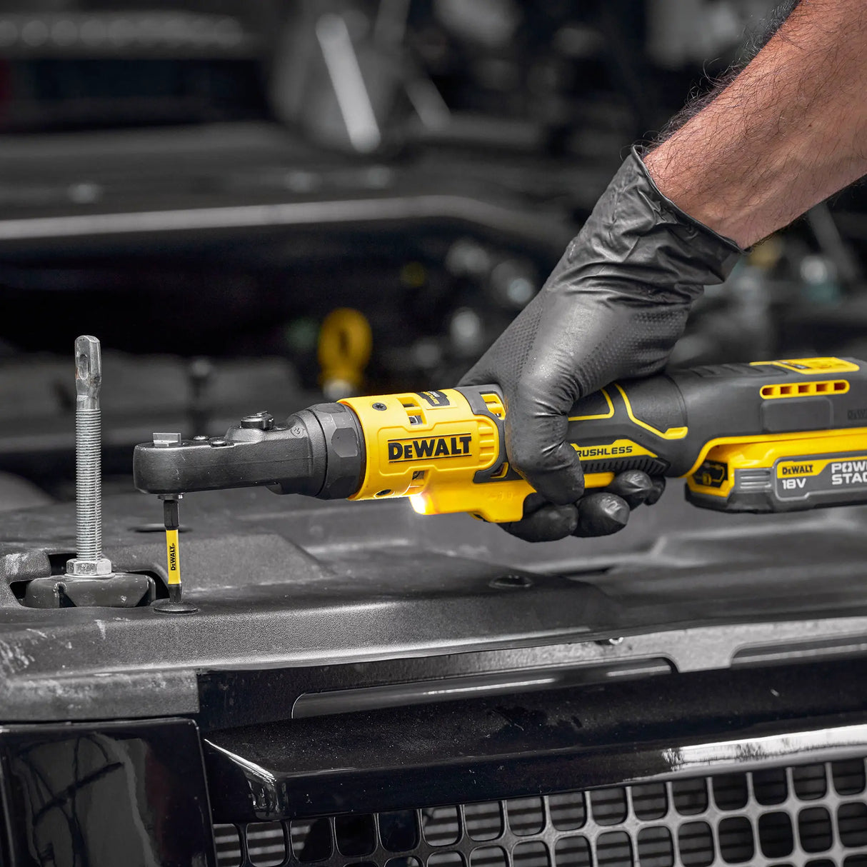 Trinquete Dewalt DCF520N-XJ 18 V