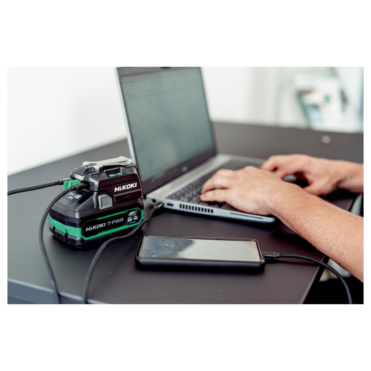 UC18DAW4Z - Adaptador y cargador USB HiKOKI UC18DAW4Z de 18 V - Imagen 5