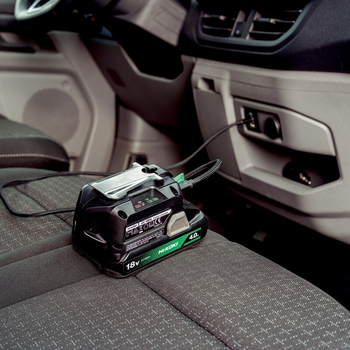 UC18DAW4Z - Adaptador y cargador USB HiKOKI UC18DAW4Z de 18 V - Imagen 6