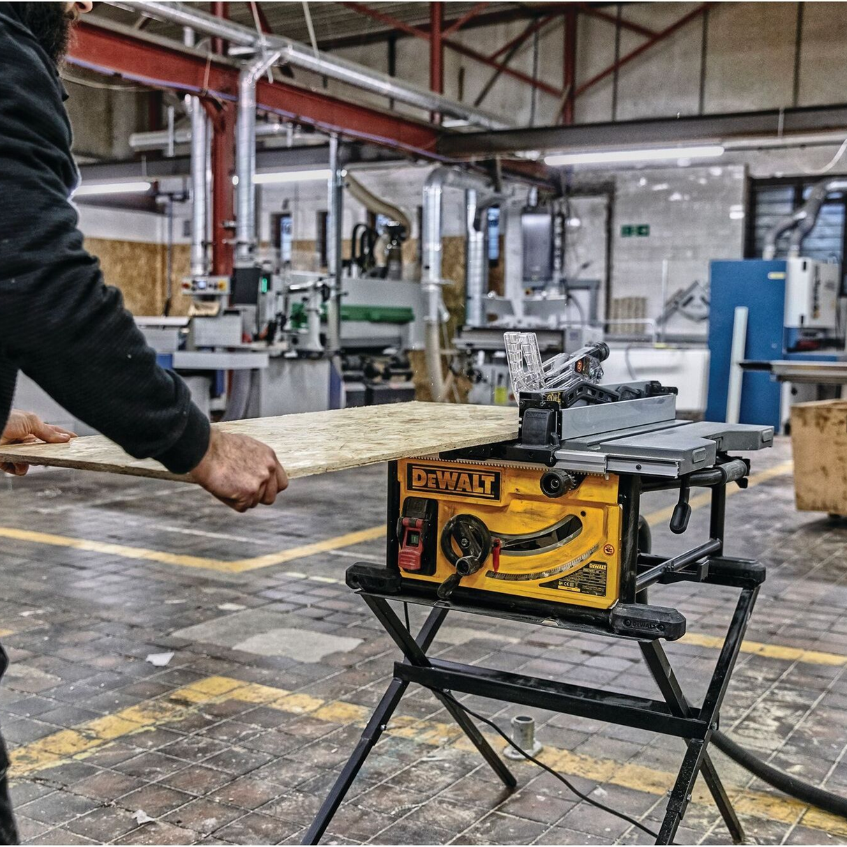 Sega da Banco Dewalt DWE7492-QS 250mm 2000W