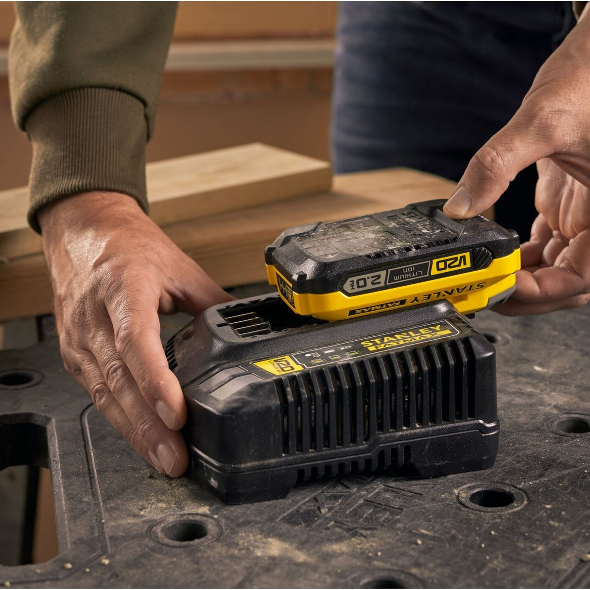 SFMCB202-XJ - Batería Stanley FatMax V20 SFMCB202-XJ 18V 2Ah - Imagen 4