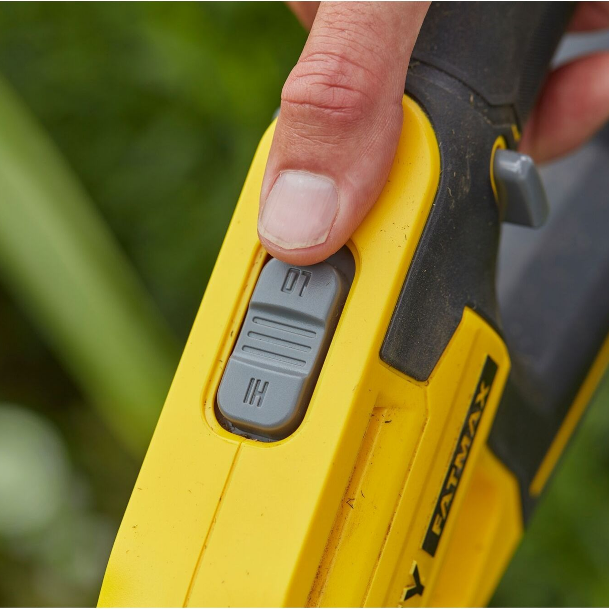 SFMCST933M1-QW - Recortadora Stanley SFMCST933M1-QW 18V 4Ah - Imagen 7