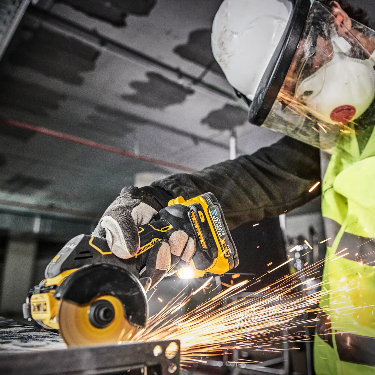 Mini Troncatrice Dewalt DCS438E2T-QW 18V 1.7Ah