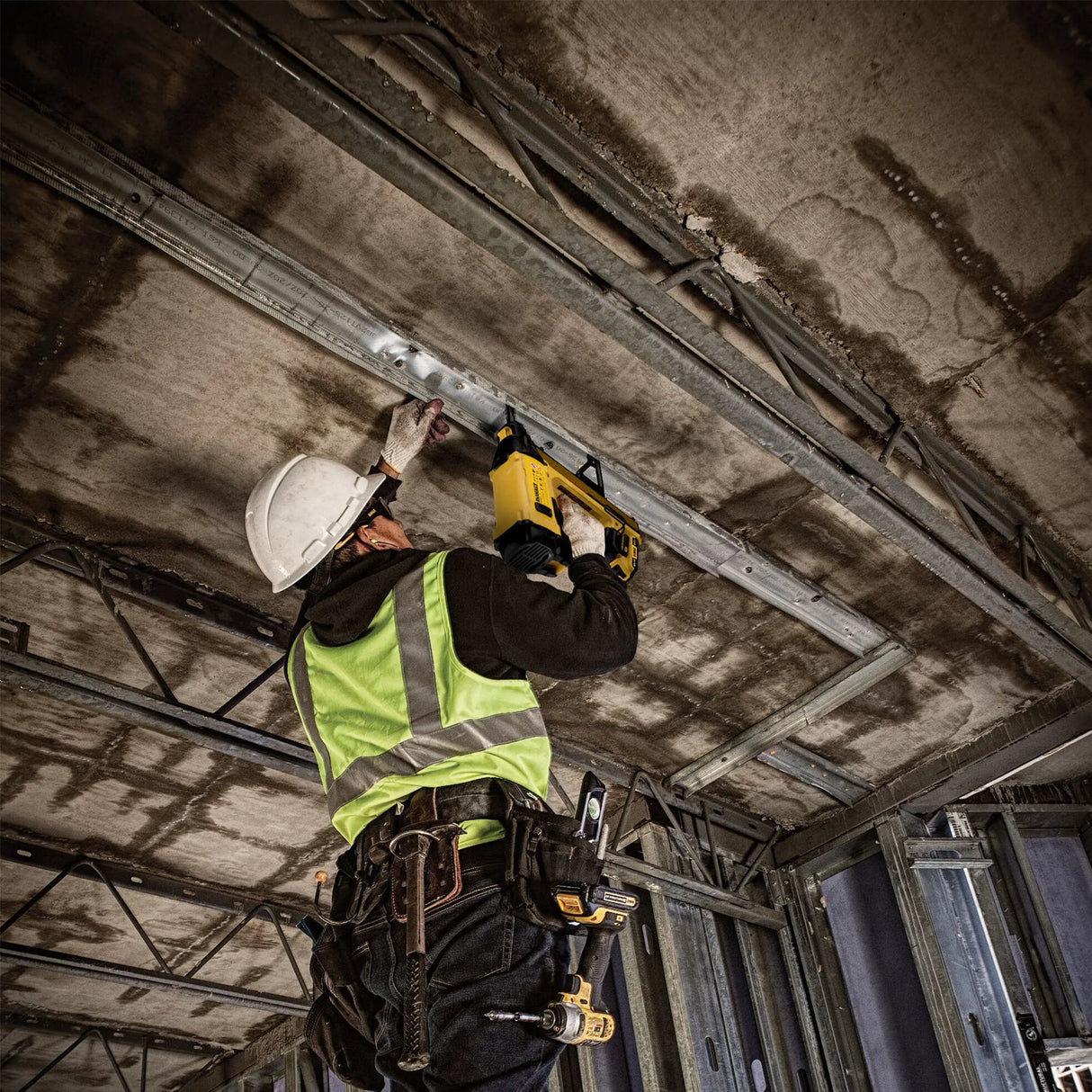 Chiodatrice a gas Dewalt DGN845D1-QW 18V 5Ah