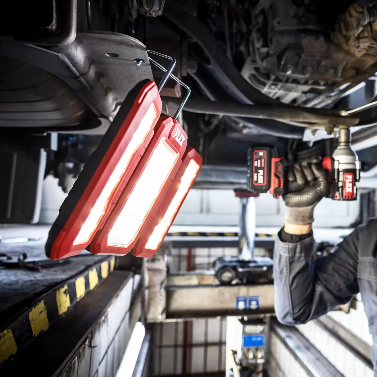 Faro LED Flex TL 4000 18/230V