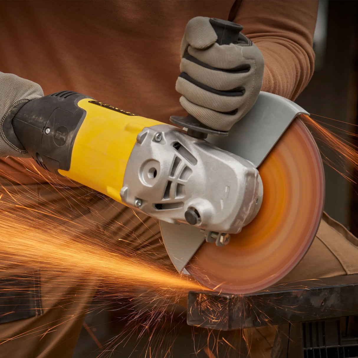 Smerigliatrice Angolare Stanley FMEG232-QS 2000W