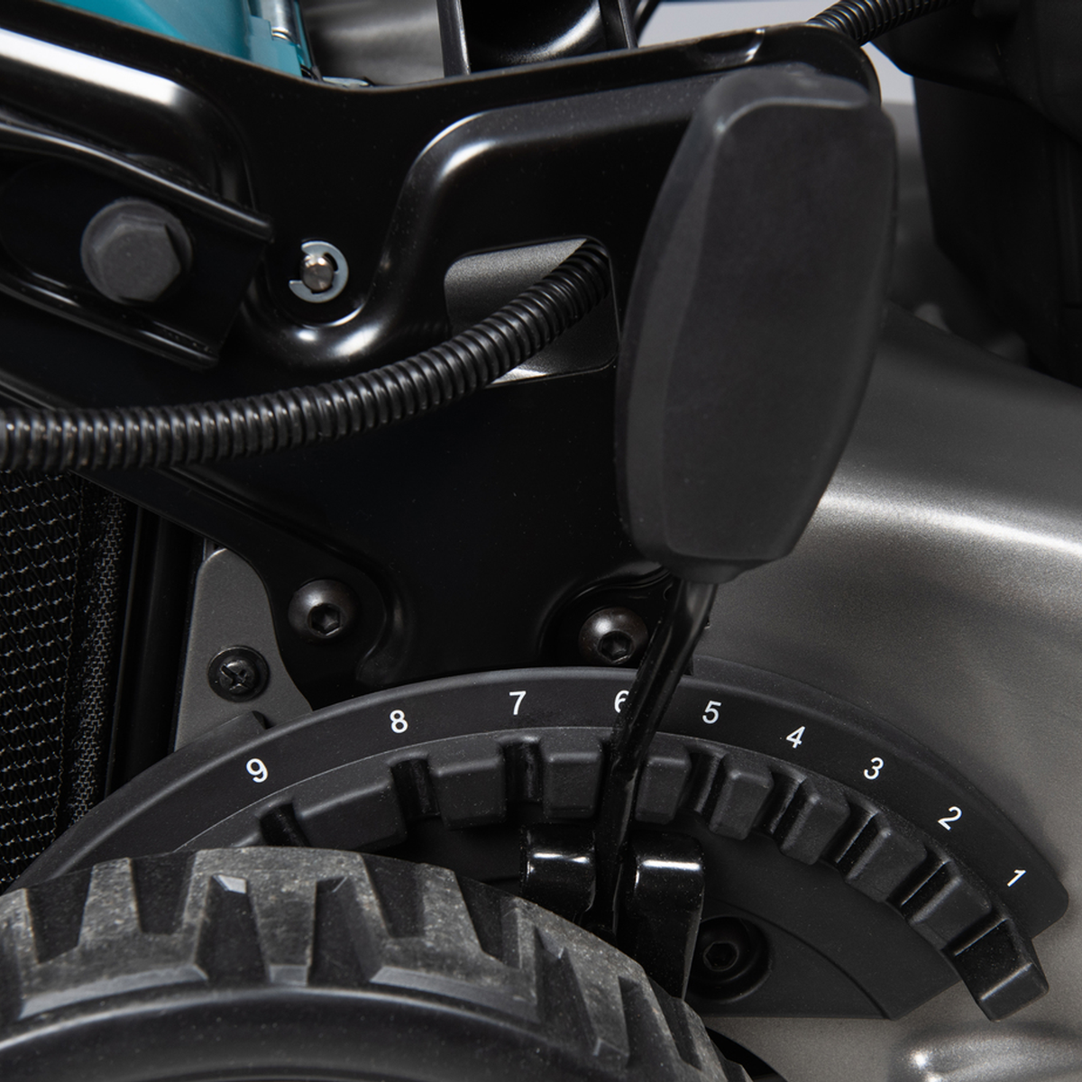 LM001GT201 - Cortacésped a batería Makita LM001GT201 XGT 40V 480mm Autopropulsado - Imagen 11