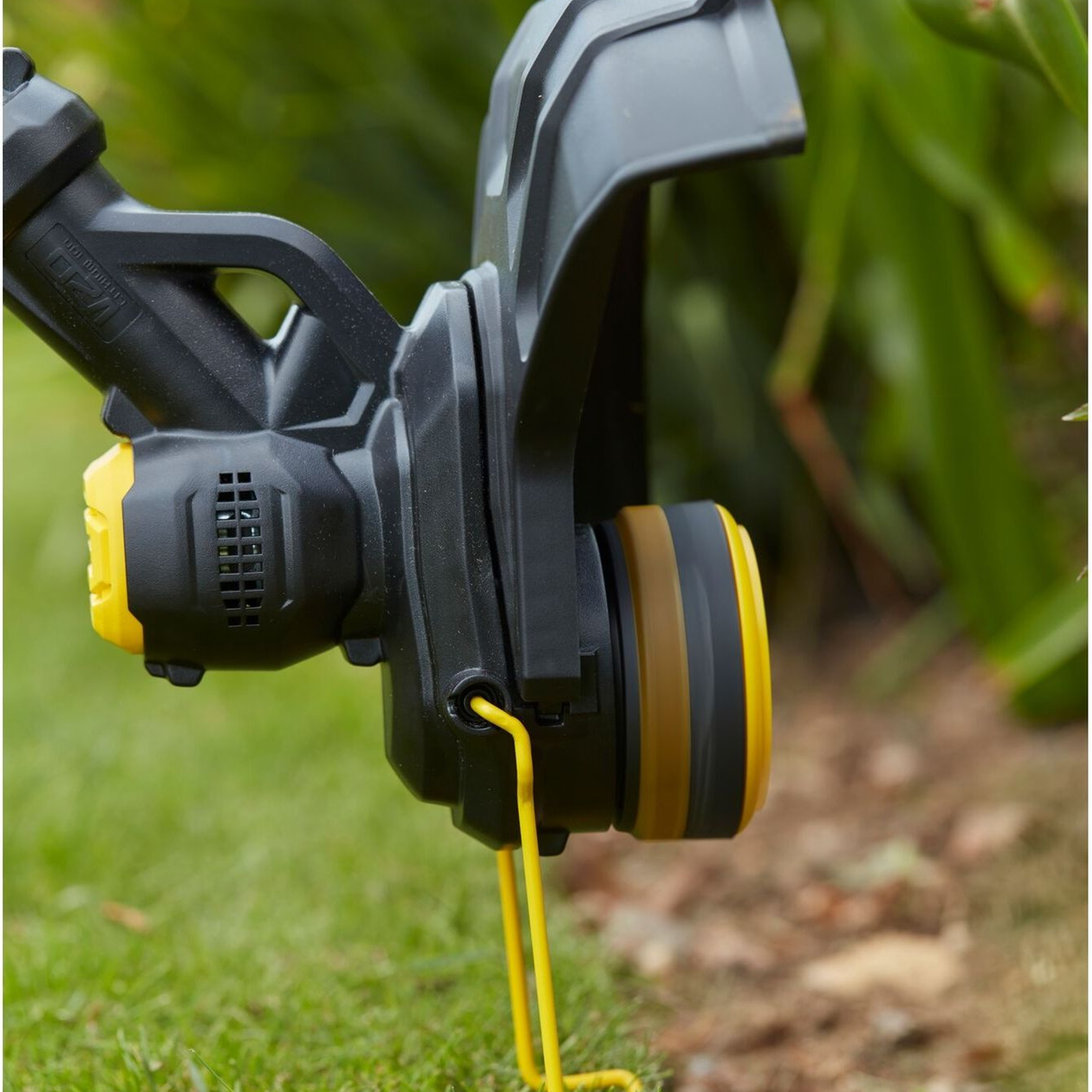 SFMCST933M1-QW - Recortadora Stanley SFMCST933M1-QW 18V 4Ah - Imagen 5